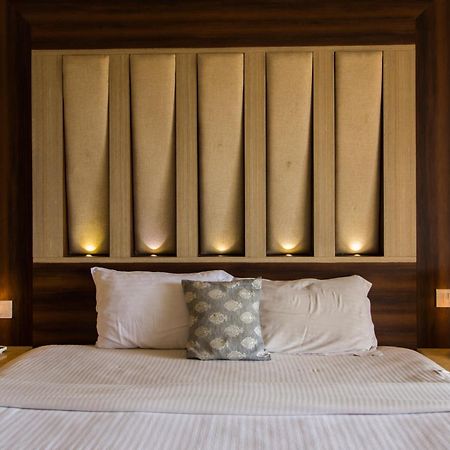 Luisa By The Sea Suites & Sea Front Rooms Mobor Exterior photo